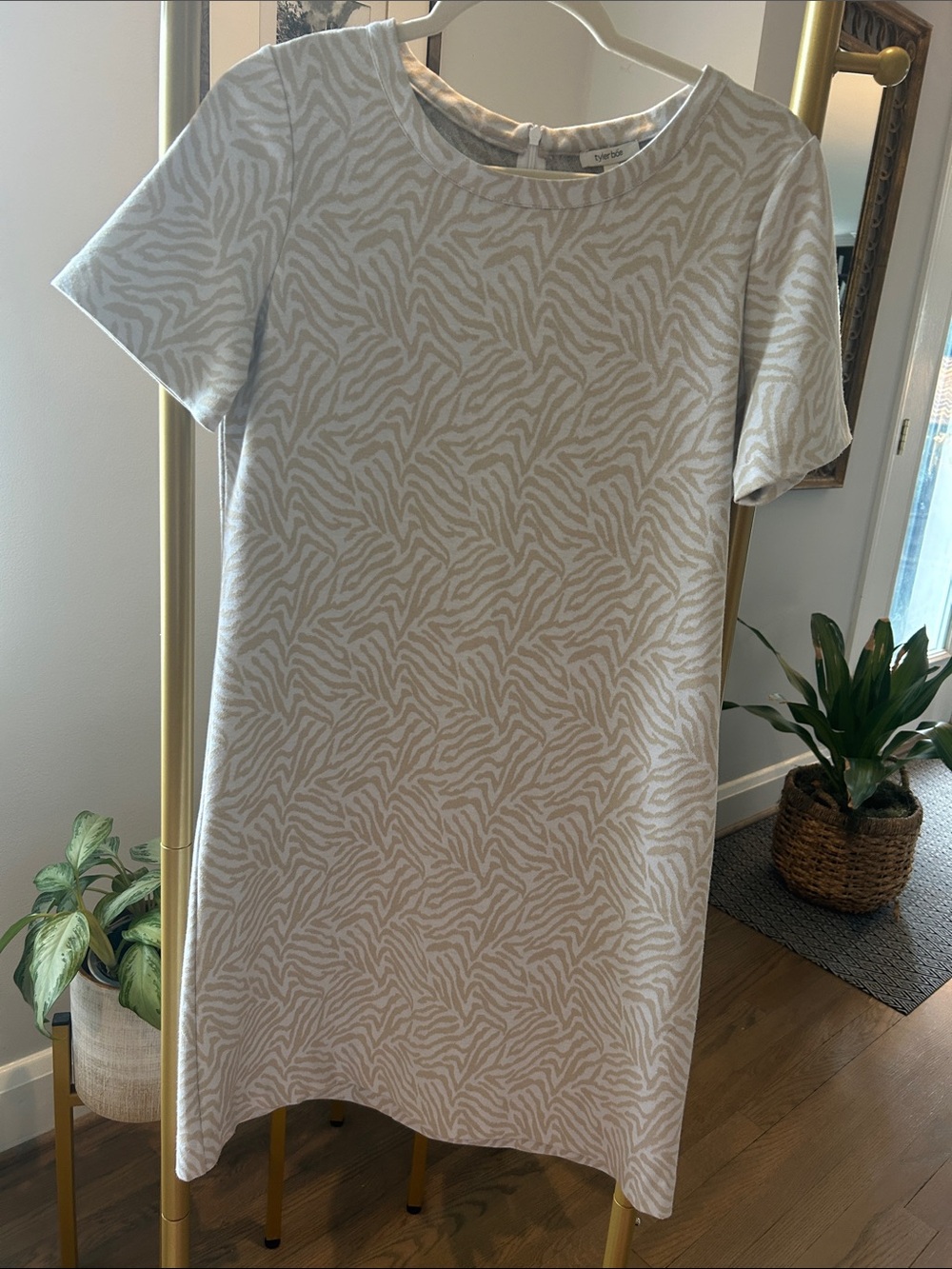 Tyler Boe Cream and Light Beige Zebra-Print Short Sleeve Shift Dress